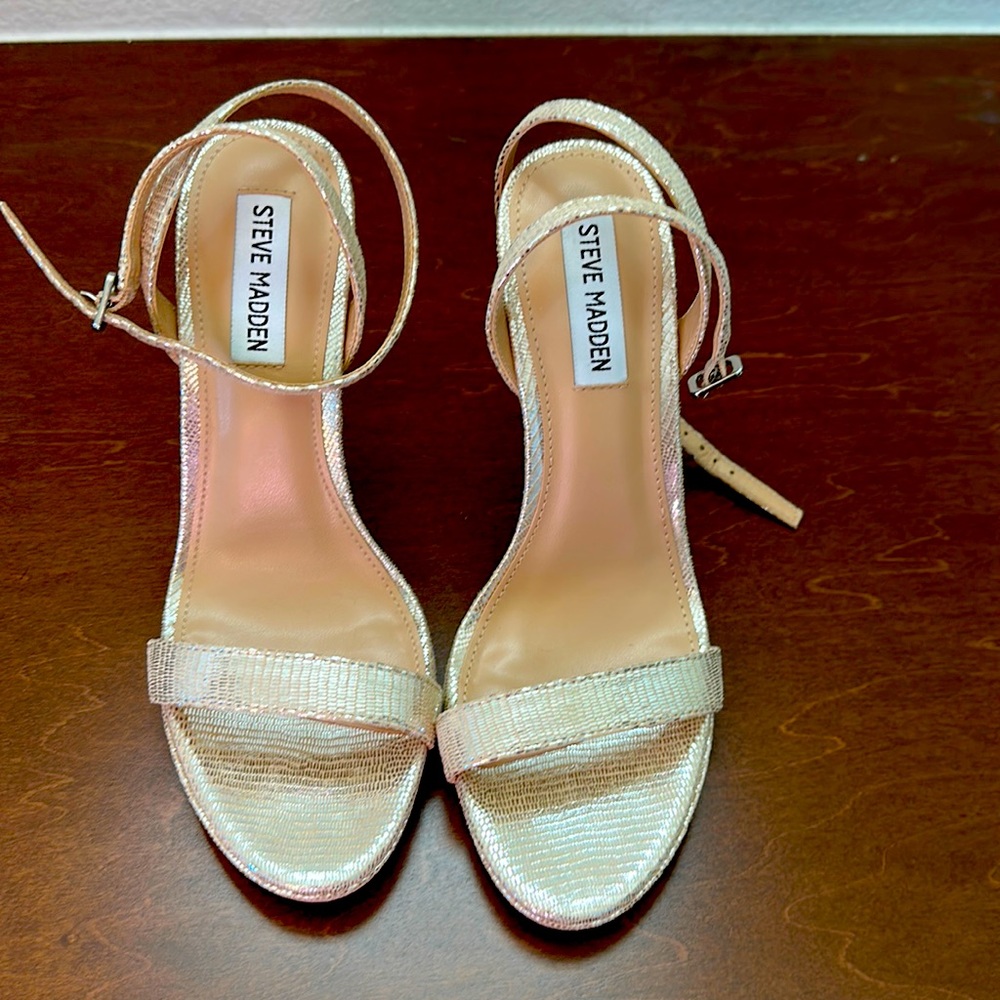 Steve Madden Gold Ankle Strap Sandal heel Sz:8